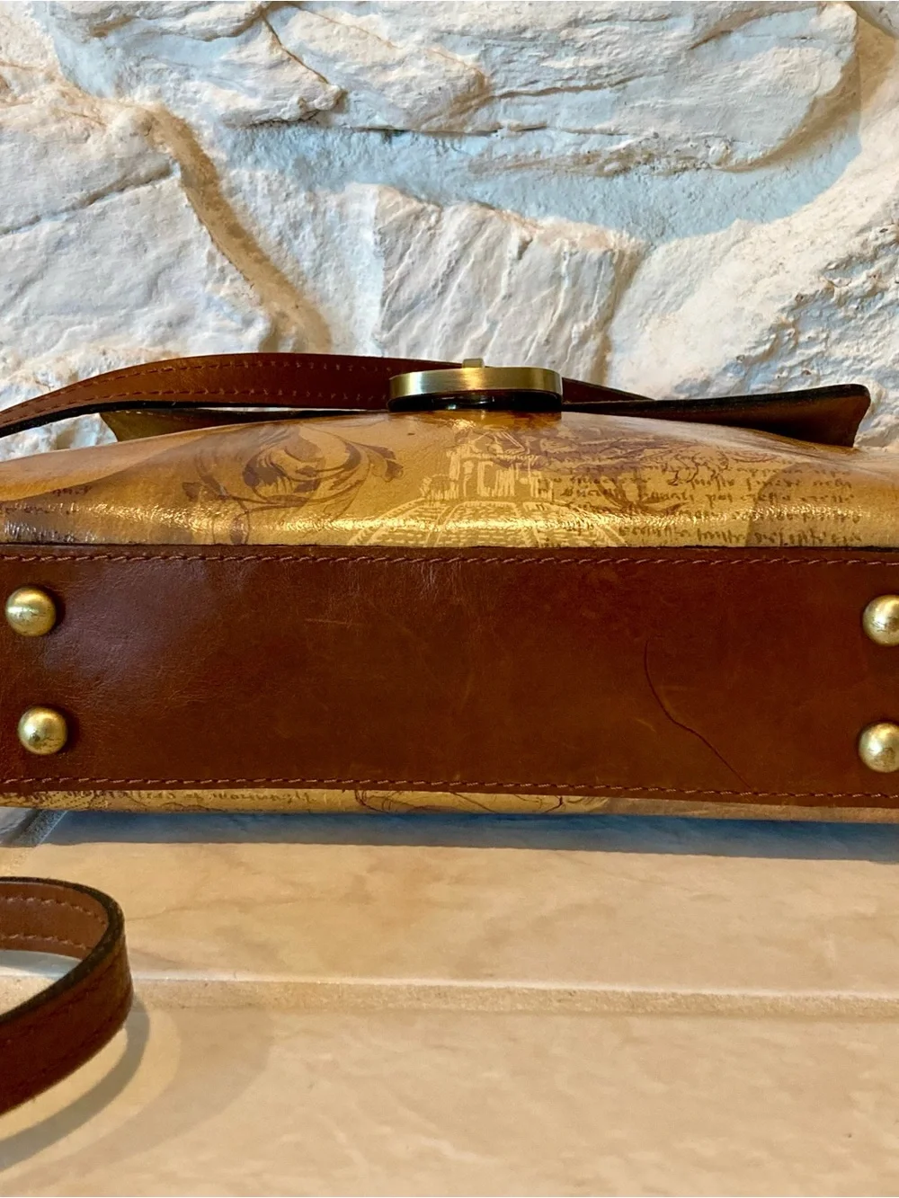NWOT Patricia Nash Carisbrook. Leather satchel in “the Italian sketchbook” print